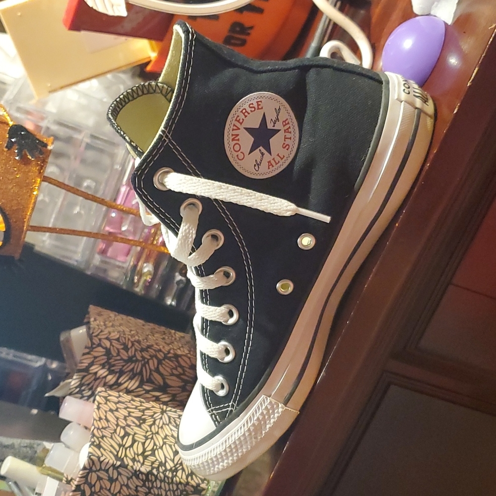 Converse shoe black womens size 6